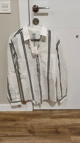 Camisa Zara rayas blanca y negra sin estrenar