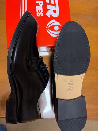 Zapatos de piel,  Panter negros