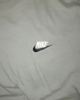 Camiseta Nike verde oliva