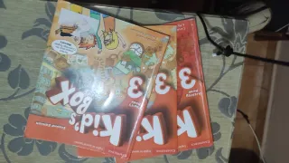 Libro de inglés con cuadernillos de actividades