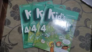 Libro de inglés con cuadernillos de actividades