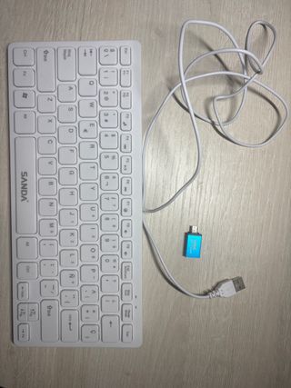 Teclado portátil SANDA + Adaptador USB