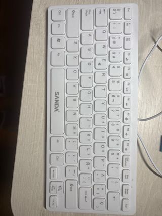 Teclado portátil SANDA + Adaptador USB