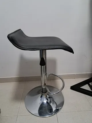 Taburete giratorio regulable