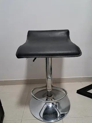 Taburete giratorio regulable