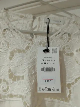 Blusa Zara bordados perforados Talla S