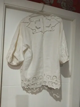 Blusa Zara bordados perforados Talla S