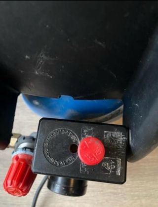 Compresor de aire y pistola de clavos