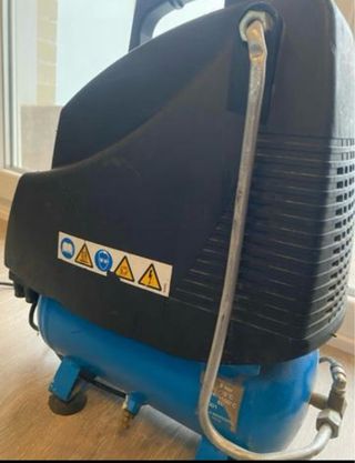 Compresor de aire y pistola de clavos