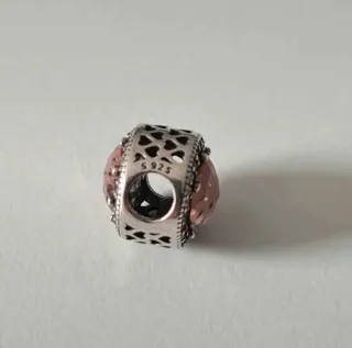 Charm Pandora Radiant Hearts Cristallo Rosa Cipria