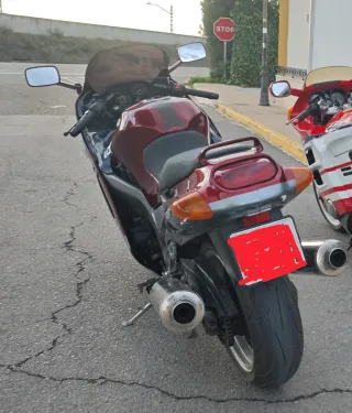 Kawasaki ZZR 1100 - Moto Deportiva-Turismo