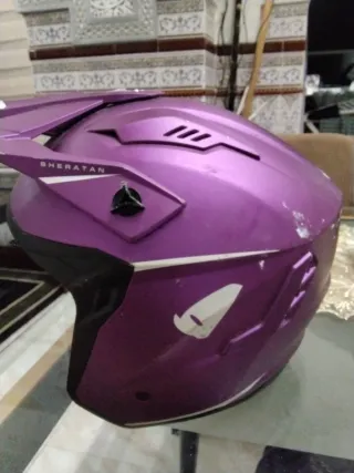 Casco de moto morado UFO Plast