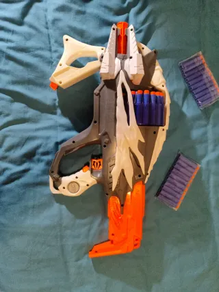 Nerf Incisor Blaster con Dardos