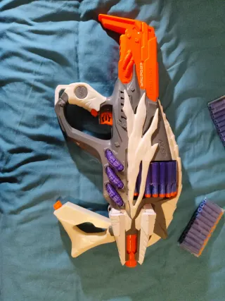 Nerf Incisor Blaster con Dardos