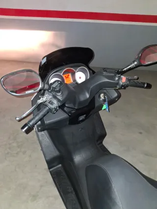 Kymco Superdink 300i - Scooter Maxi