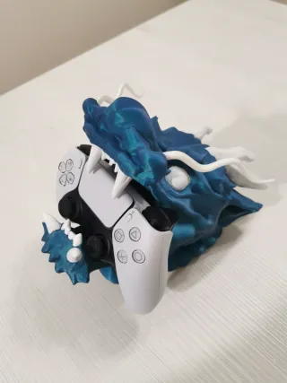 Soporte Mando PS5/PS4/Xbox Dragón Azul/Blanco