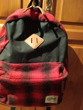 Mochila cuadros roja y negra