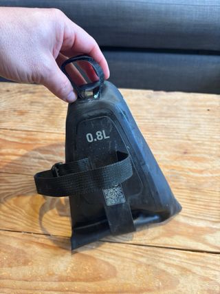 Bolsa Sillín Bicicleta Negra Estanca IPX4 0,8L