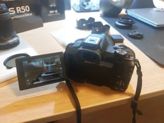 Canon EOS R50 + 2 objetivos. EN GARANTÍA