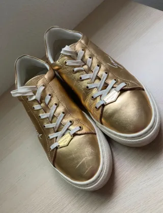 Zapatillas Kavanagh Doradas Mujer