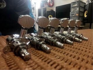 Clavijero Afinación Cromado