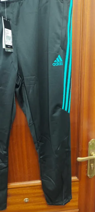 Pantalón training del Real Madrid. Talla XXL