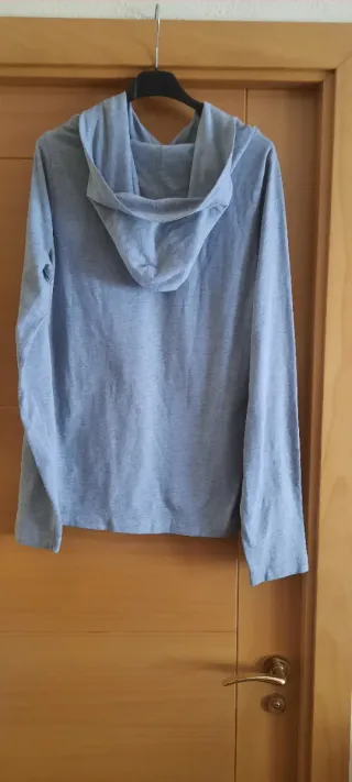 Sudadera Hollister gris con capucha