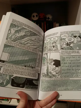 Fun home: Una familia tragicómica (Spanish Edit...