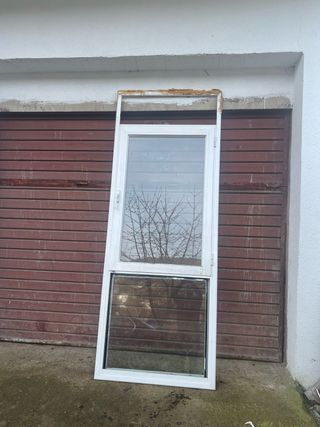 Ventana blanca de aluminio medida 245x88