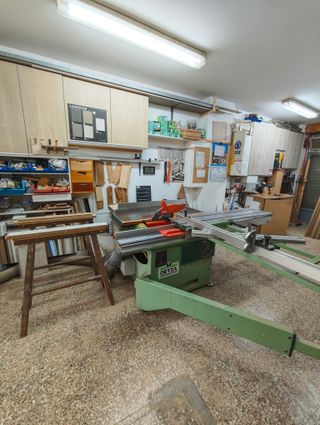 TRASPASO TALLER DE CARPINTERÍA TOTALMENTE EQUIPADO