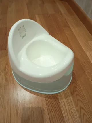 Orinal bebé con diseño de hipopótamo