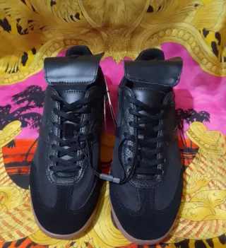 Deportivas Zara Talla 37 Color Negro