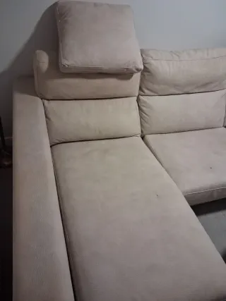 Sofá 3 plazas con cheslong.