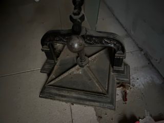 Prensa libros antigua de metal