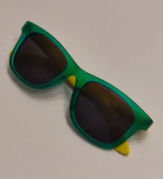 Gafas de sol infantiles verdes y amarillas