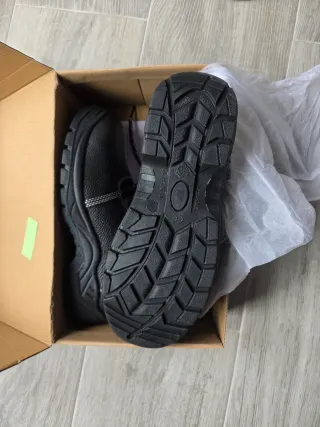 Botas de trabajo nuevas