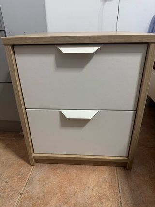 Mesitas de noche Ikea blancas y madera