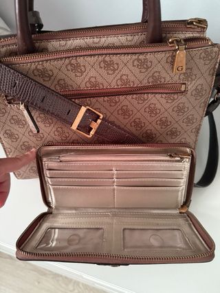 Bolso y Cartera Guess