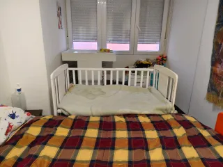 Cuna de bebé blanca