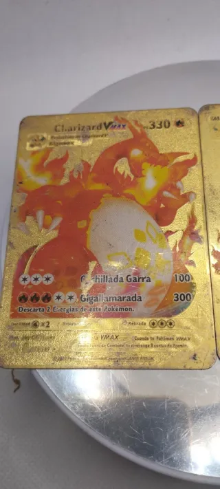 Cartas Pokémon Charizard Metálicas DX y VMAX