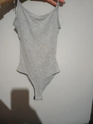 Body grigio a costine taglia XS