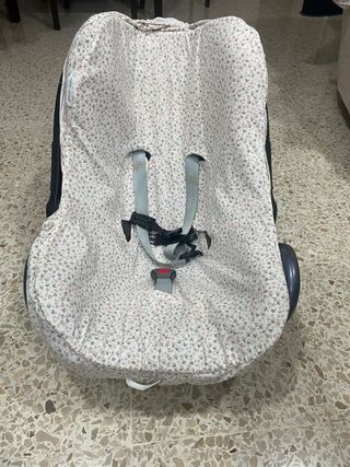 Maxi-Cosi con base Isofix y funda