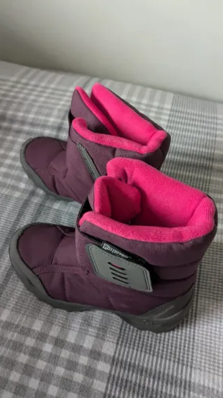 Botas de apreski moradas y rosas