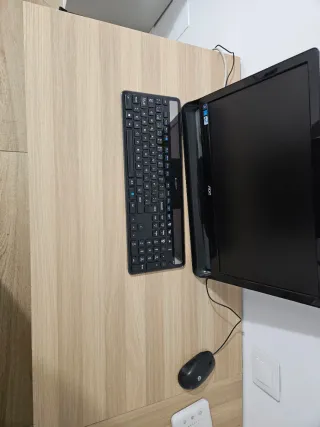 Mesa de escritorio en L madera y metal