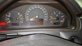 Mercedes-Benz Classe E (214) 2000