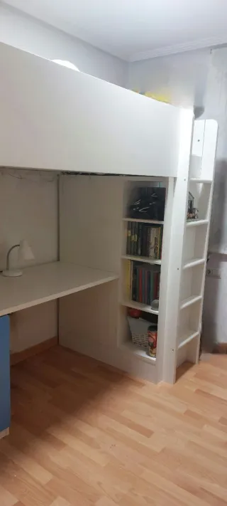 Litera IKEA SMÅSTAD con escritorio