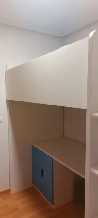 Litera IKEA SMÅSTAD con escritorio