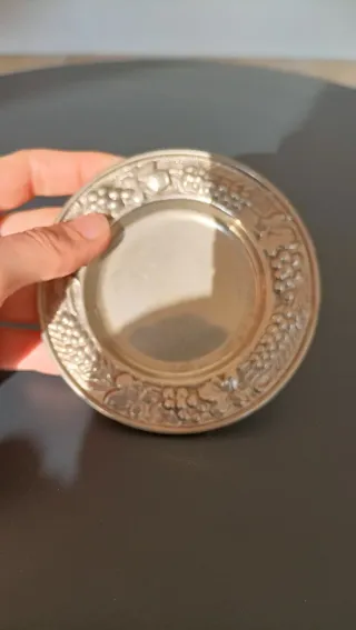 Piattino antico placcato argento decorato