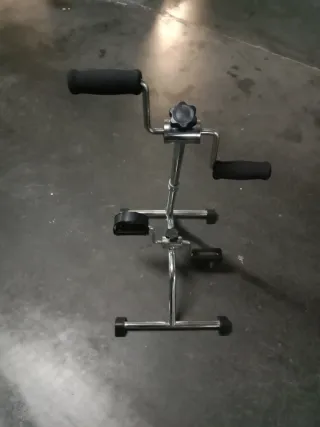 Bicicleta estática para brazos y piernas