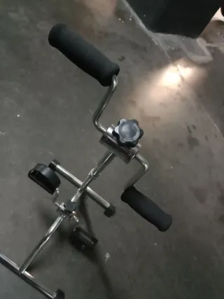 Bicicleta estática para brazos y piernas